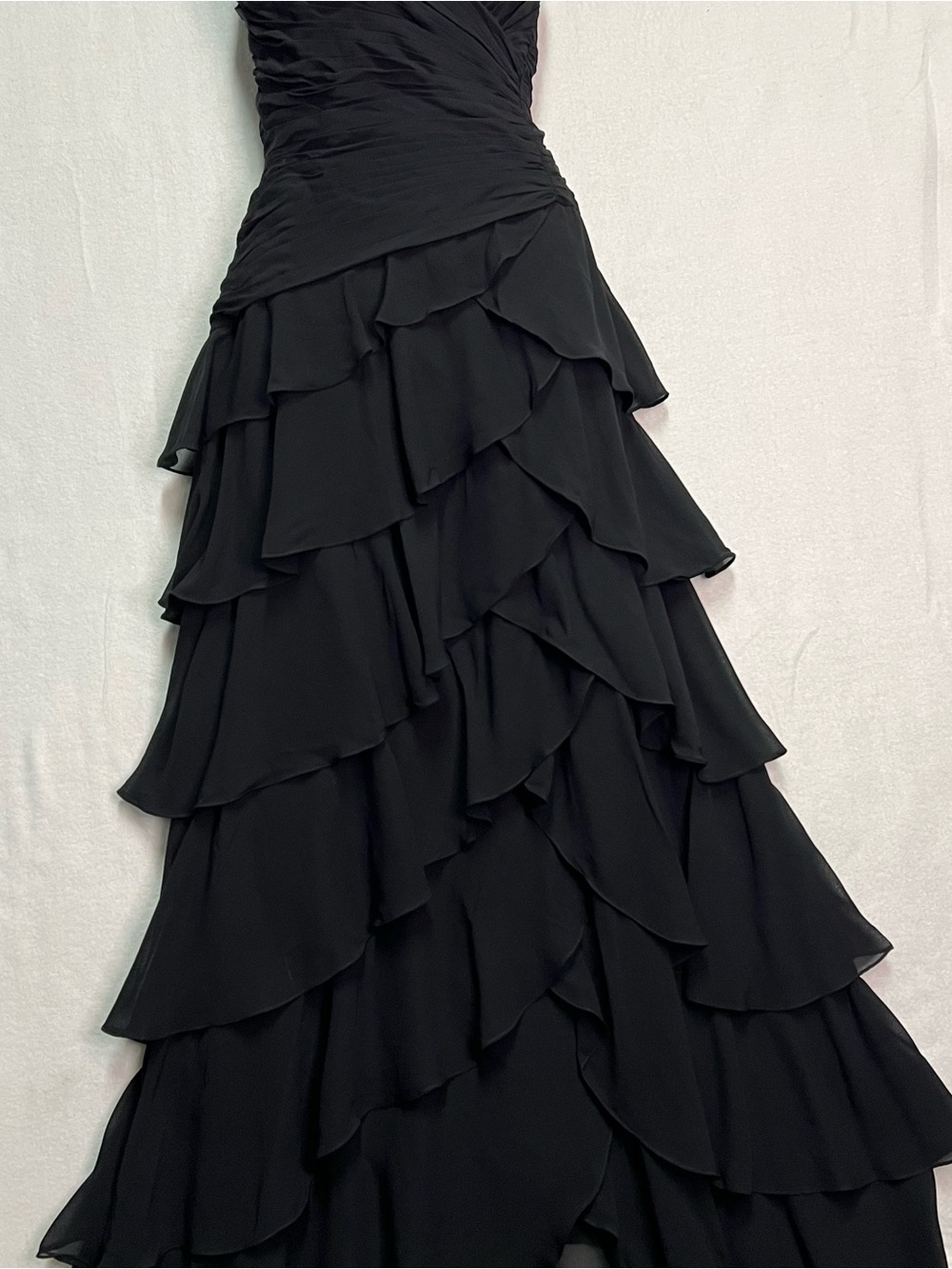 Tadashi Shoji Black v-neck ruched silk tiered maxi dress - Picture 4 of 7